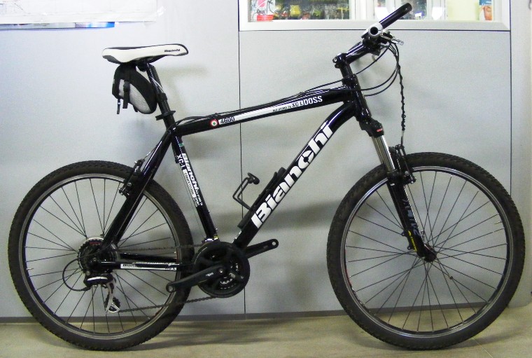 bianchi%20doss%204600%20blk.jpg